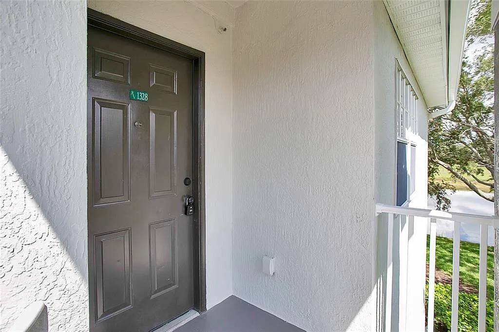 2 bed, 2.0 bath, 1288 sqft, $1,850 — Photo 2