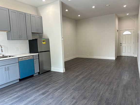 5th image of 1702 S Hoover St #201