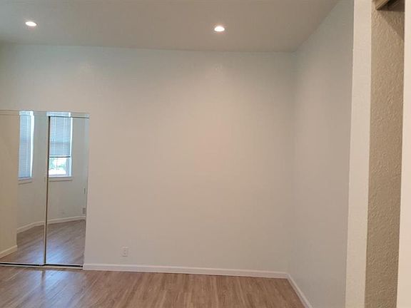3rd image of 326 N Ellsworth Ave #2