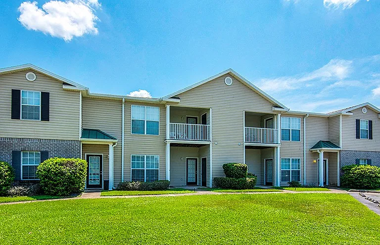 Marcus Pointe Grande Apartment Homes — Photo 52