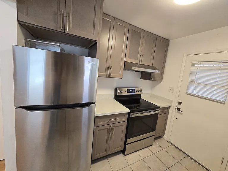 1746 Lexington Ave #2 — Photo 8