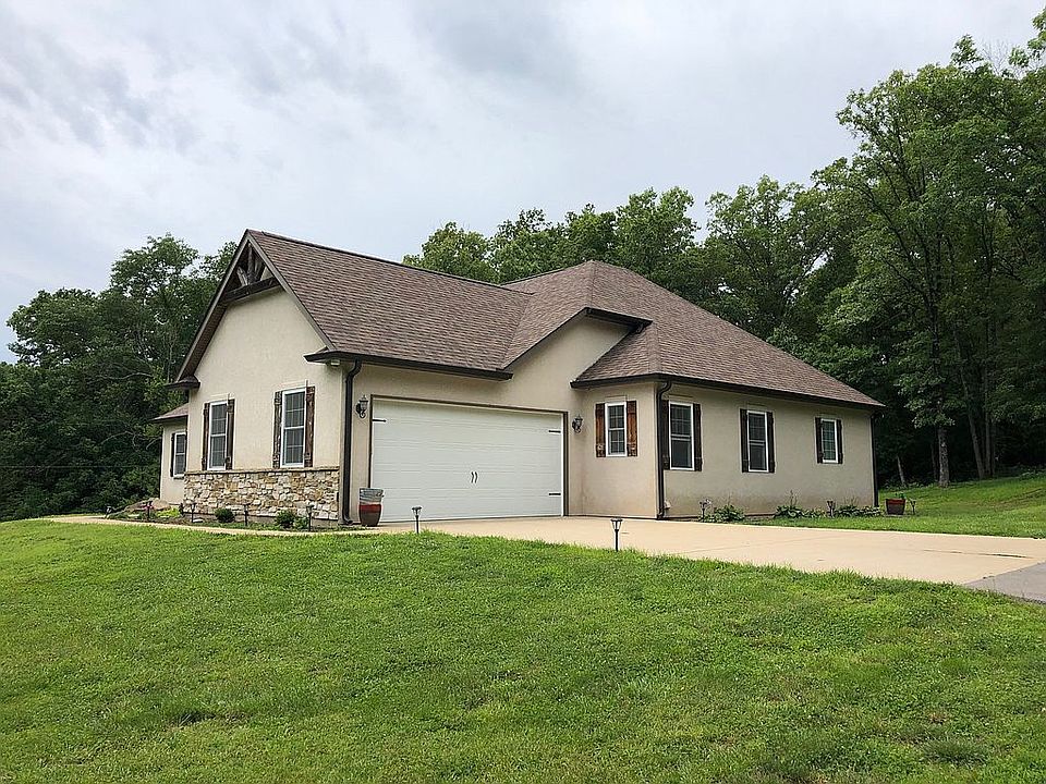 2nd image of 647 Oak Ridge Rd