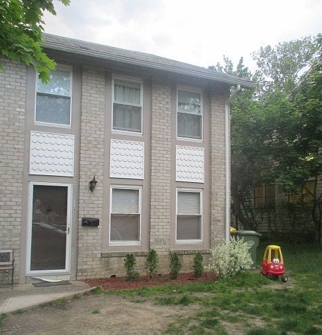 1st image of 118 Stratford Pl