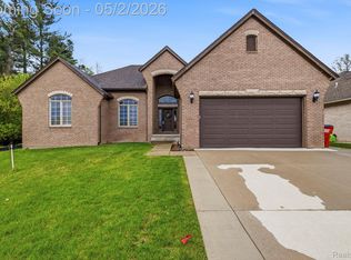 19361 Concetta Dr, Macomb, MI 48044