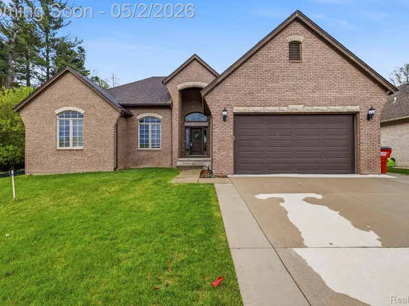 19361 Concetta Dr, Macomb, MI 48044