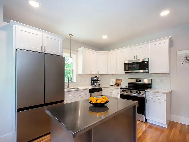 215 Gardner St #2 — Photo 3