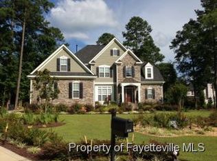 1510 Heatherly Ct, Eastover, NC 28312