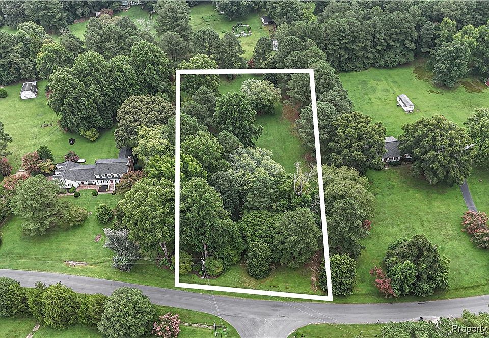 1st image of 211 Elmwood Ln