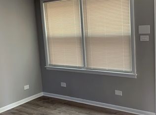 5234 W Irving Park Rd #2R, Chicago, IL 60641