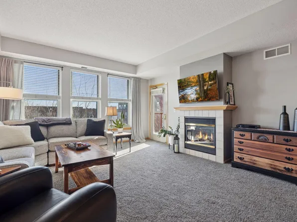 545 N 1st St APT 410, Minneapolis, MN 55401