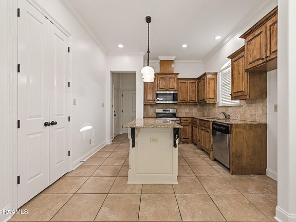 5th image of 106 Range Dr