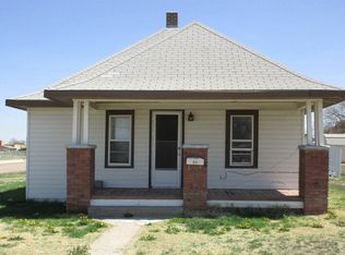 526 Cornell Ave, Oakley, KS 67748