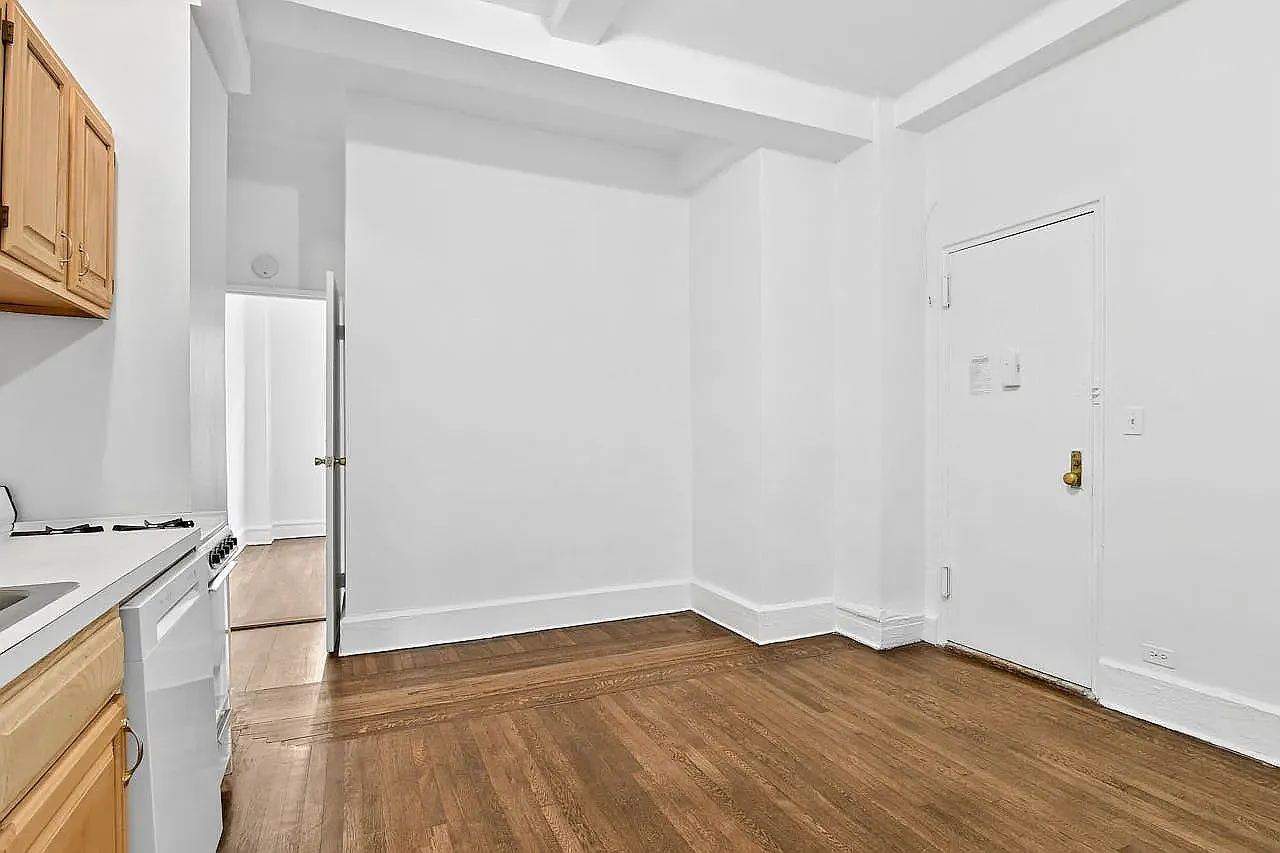19 West 69th Street — Photo 4