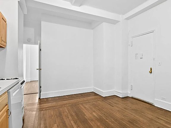 5th image of 19 W 69th St APT 603