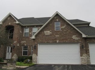 302 Berrywood Ln, Oswego, IL 60543