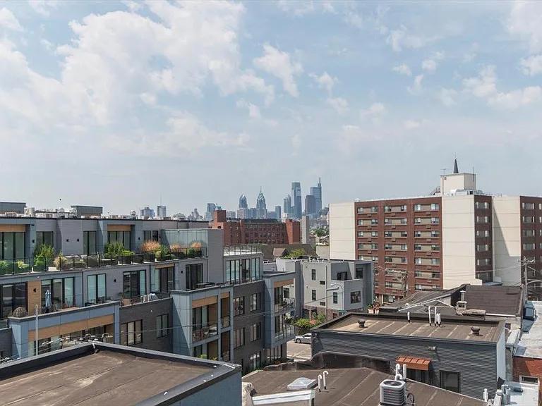 227 W Thompson St #D — Photo 35