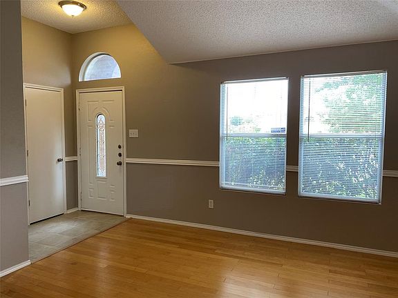4th image of 700 Langford Dr