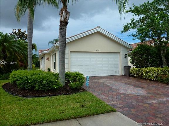 4th image of 9132 SE Retreat Dr #9132