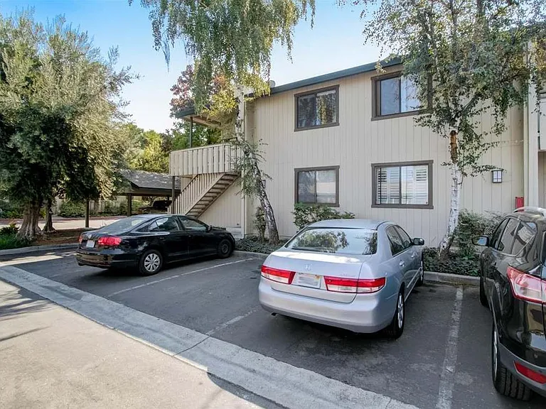 1412 Alma Way — Photo 20