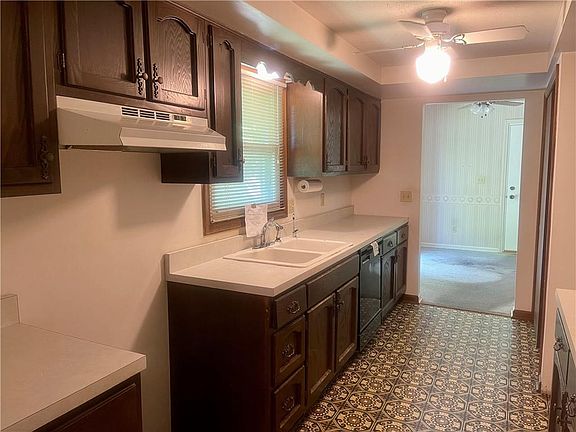 5th image of 624 Elm Dr