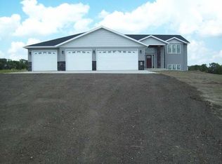 8332 Harvest Hills Dr, Bismarck, ND 58502