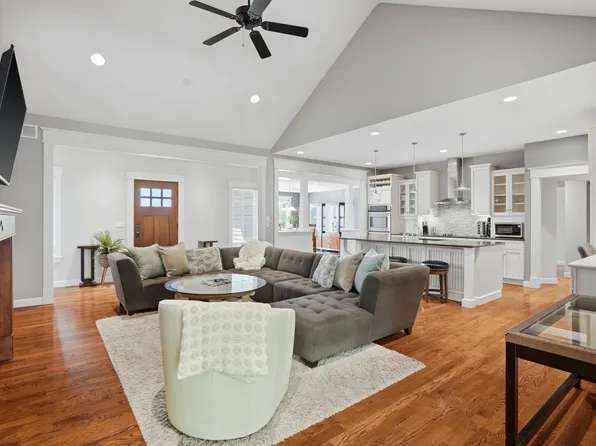 2200 Corona Rd, Columbia, MO 65203