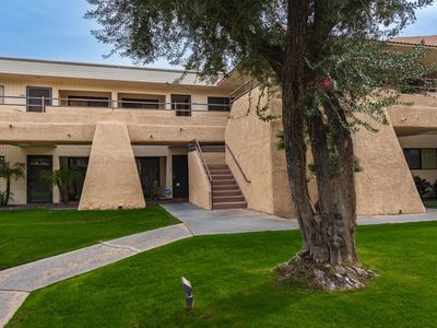 701 N Los Felices Cir W #208, Palm Springs, CA, 92262