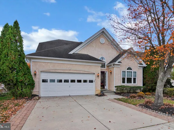 15 Clancy Ct, Marlton, NJ 08053