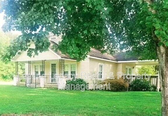 2nd image of 574 Duke Whittaker Rd