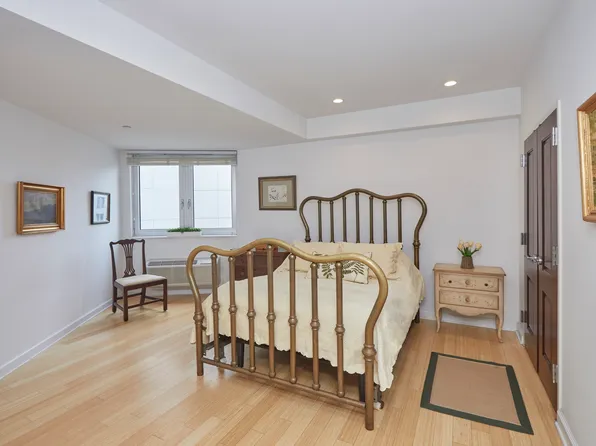 145 Park Place image 6 of 13