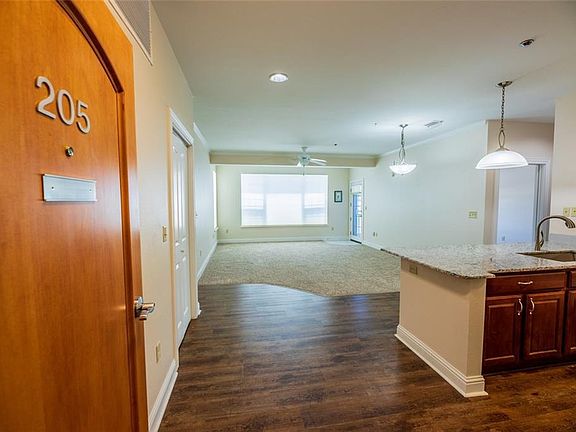 4th image of 1 Highlands Crossing Dr APT 205