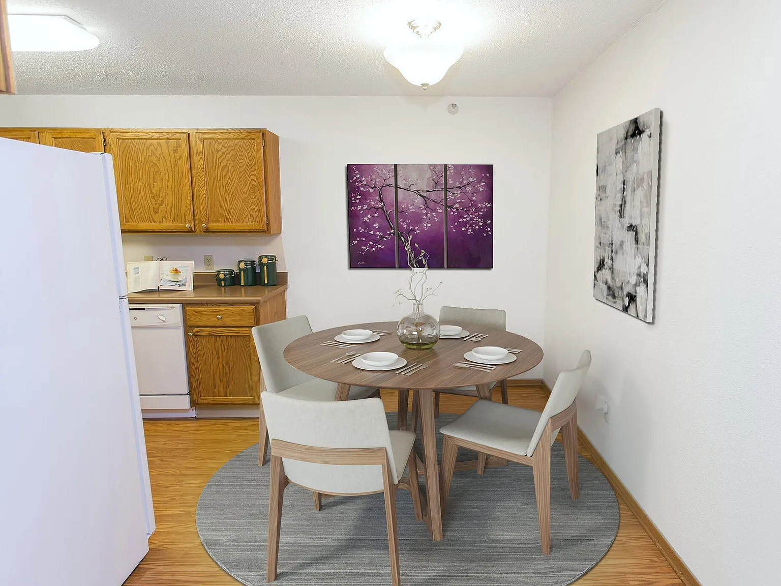 Bedford Apartments — Photo 3