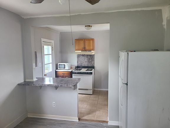 2nd image of 104 New Jersey Ave NW