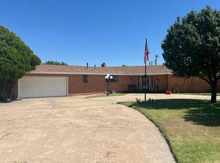 310 Cherry St, Darrouzett, TX 79024