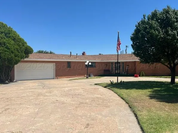 310 Cherry St, Darrouzett, TX 79024