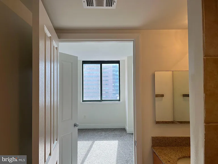 414 Water St #1903 — Photo 11