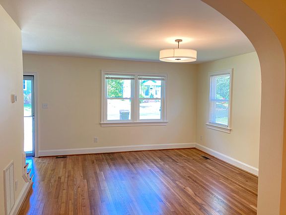 4th image of 1020 Carolina Ave