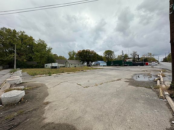 3rd image of 1400 & N Limestone #1404