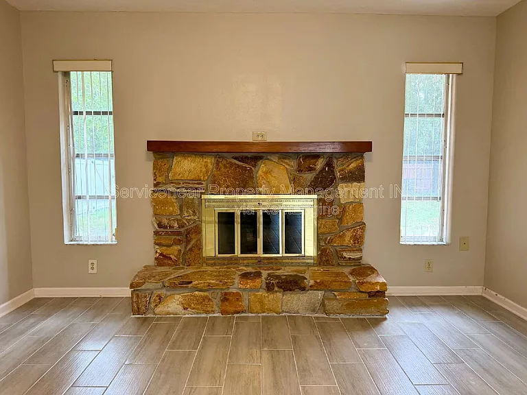 423 Whispering Oaks Ct — Photo 36