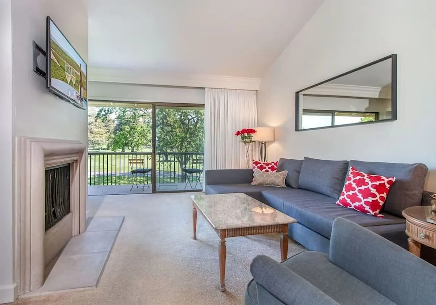 2 bed, 2.0 bath, 1076 sqft, $11,144 — Photo 3