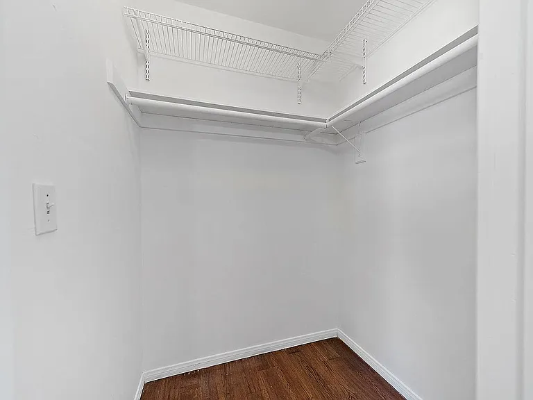 15517 Thornlake Ave — Photo 6