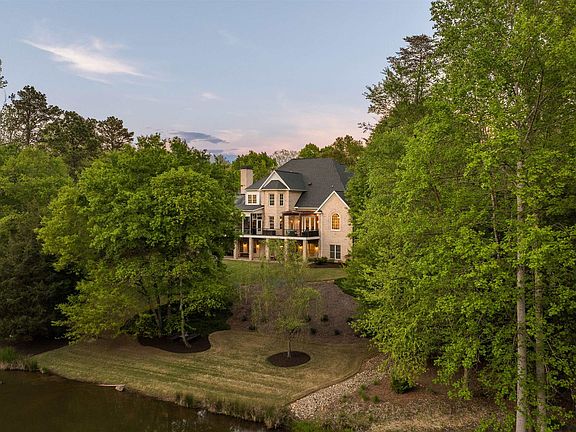 3rd image of 303 Cypress Point Ct