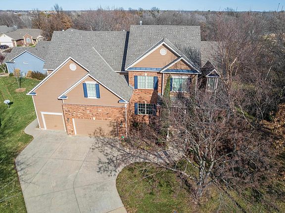 2nd image of 1436 E Hiddenridge Ct
