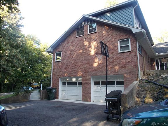 3rd image of 3126 Malina Ave