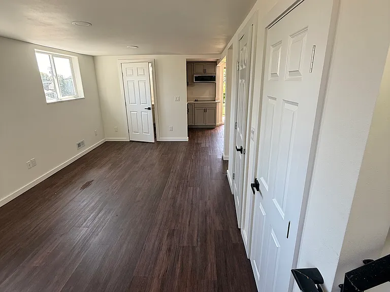 E Magnolia Ave — Photo 10