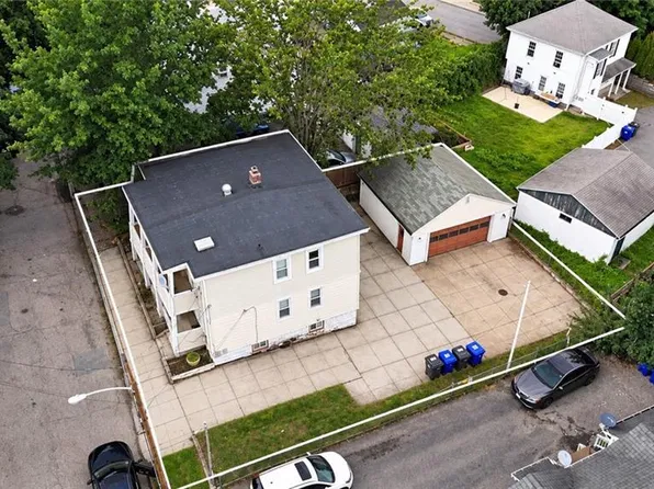 9 Octavia St, Providence, RI 02909