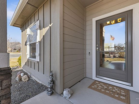 5th image of 3706 Greenbrier Rd