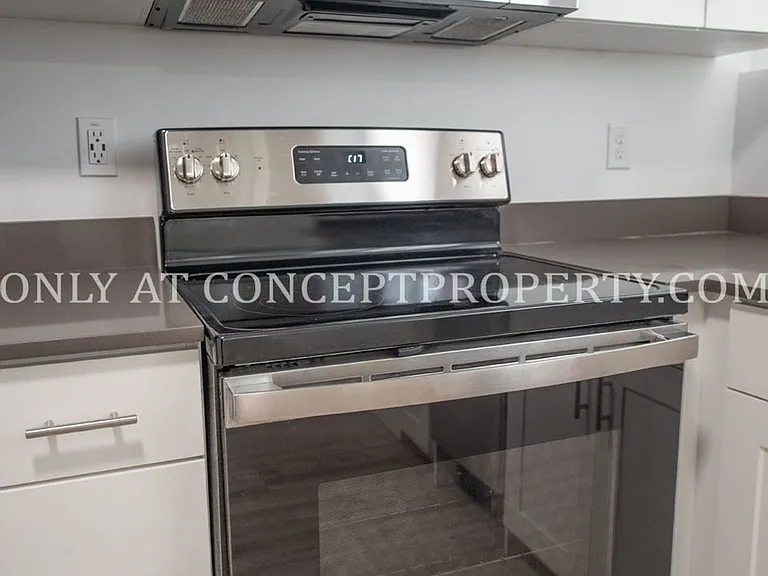 First Avenue Flats — Photo 12