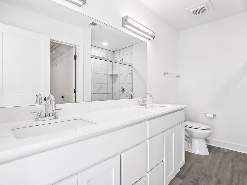 Double vanity with drawers in Primary suite