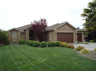 918 Arrowhead Trl, Eagle Pt, OR 97524